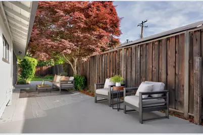 121 Lois Ln, Palo Alto, CA 94303 - Photo 39