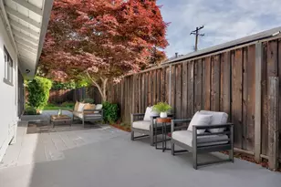 121 Lois Ln, Palo Alto, CA 94303 - Photo 39