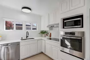 121 Lois Ln, Palo Alto, CA 94303 - Photo 21