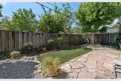 898 Hummingbird Dr, San Jose, CA 95125 - Photo 23