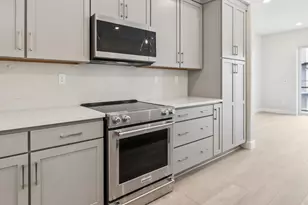 2737 Tiburon St, San Mateo, CA 94403 - Photo 17