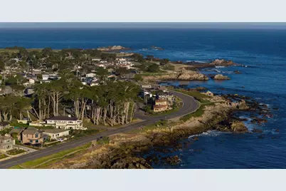 1051 Ocean View Blvd, Pacific Grove, CA 93950 - Photo 5