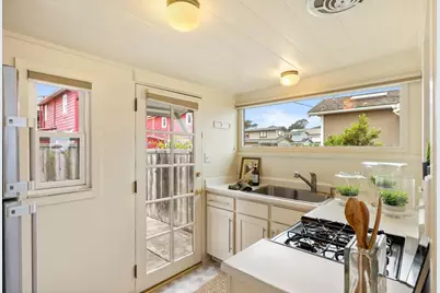 683 Ocean View Blvd, Pacific Grove, CA 93950 - Photo 31