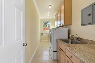 1352 S Stelling Rd, Cupertino, CA 95014 - Photo 41