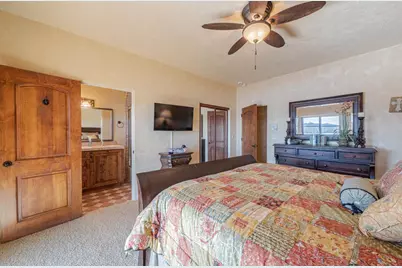 8730 Bluff Ct, Bradley, CA 93426 - Photo 43