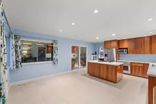 3615 Country Club Dr, Redwood City, CA 94061 - Photo 17