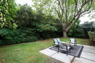 559 Hilbar Ln, Palo Alto, CA 94303 - Photo 19