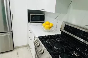 930 California 105, Santa Monica, CA 90403 - Photo 3