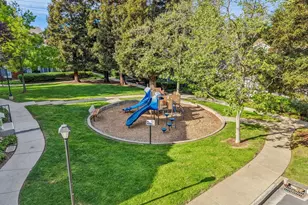 2890 Buena Crest Ct, San Jose, CA 95121 - Photo 43