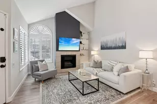 2890 Buena Crest Ct, San Jose, CA 95121 - Photo 3