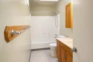 1090 White Dr, Santa Clara, CA 95051 - Photo 17