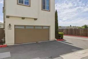 1180 Julia Cir, Hollister, CA 95023 - Photo 37