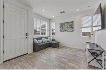 1180 Julia Cir, Hollister, CA 95023 - Photo 5