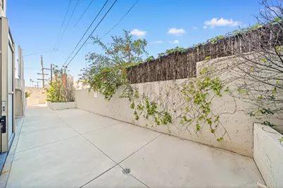 1055 S Serrano Ave 305, Los Angeles, CA 90006 - Photo 37