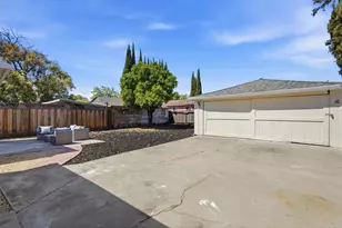 135 E Younger Ave, San Jose, CA 95112 - Photo 25