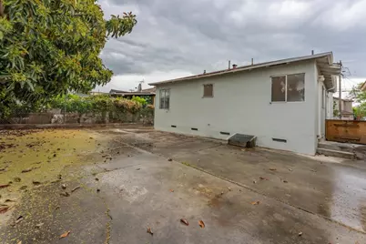 1030 Locust St, San Jose, CA 95110 - Photo 31
