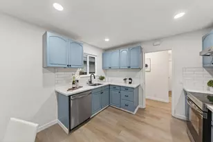 1579 Branham Ln, San Jose, CA 95118 - Photo 11