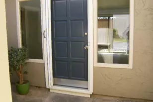 1253 Los Olivos Dr 5, Salinas, CA 93901 - Photo 3