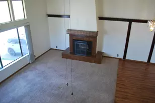 18761 Eisenhower St, Salinas, CA 93906 - Photo 9