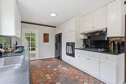 14175 Douglass Ln, Saratoga, CA 95070 - Photo 17