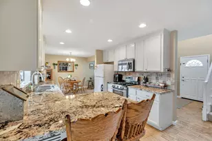 1951 Calistoga Dr, Hollister, CA 95023 - Photo 19