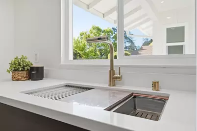 10910 Glen Artney St, Oakland, CA 94605 - Photo 25
