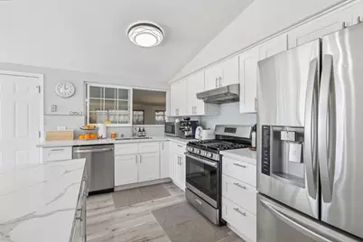 1370 Cathay Dr, San Jose, CA 95122 - Photo 11