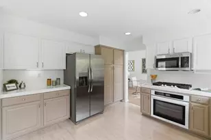 301 St Martin Dr, Redwood City, CA 94065 - Photo 13