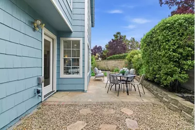 301 Saint Martin Dr, Redwood City, CA 94065 - Photo 31