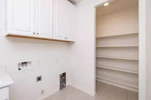 9269 Red Thistle Ct, Sacramento, CA 95829 - Photo 33