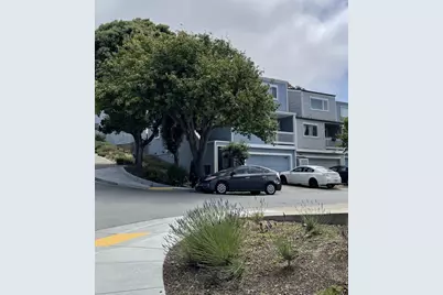 14 Youngs Ct, San Francisco, CA 94124 - Photo 5