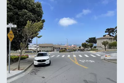 14 Youngs Ct, San Francisco, CA 94124 - Photo 7