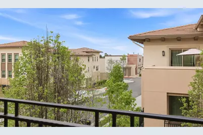 1053 Dewberry Pl 304, San Jose, CA 95131 - Photo 11