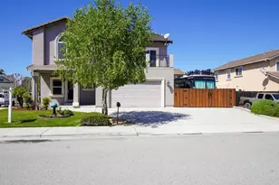 1890 Calistoga Dr, Hollister, CA 95023 - Photo 3