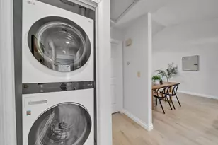 1654 Parkview Green Cir, San Jose, CA 95131 - Photo 21