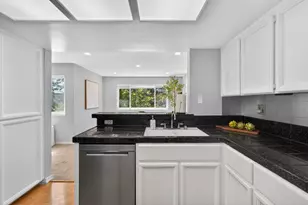 22103 Vista Del Plaza Ln 22, Hayward, CA 94541 - Photo 5