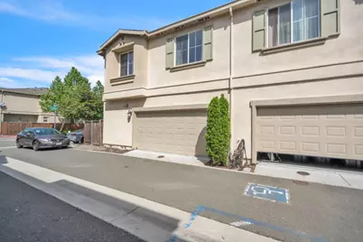 2256 Dorset Ln, Fairfield, CA 94533 - Photo 3