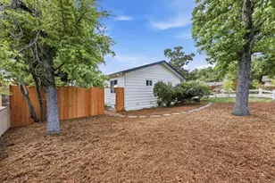 681 Emerald Hill Rd, Redwood City, CA 94061 - Photo 33