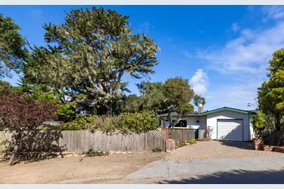 922 Maple St, Pacific Grove, CA 93950 - Photo 57