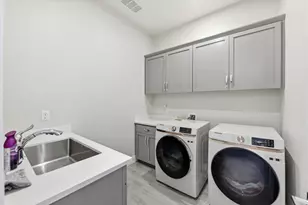 9060 Horvath St, Elk Grove, CA 95624 - Photo 29