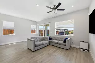 9060 Horvath St, Elk Grove, CA 95624 - Photo 9