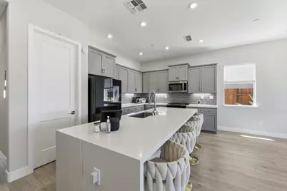 9060 Horvath St, Elk Grove, CA 95624 - Photo 13