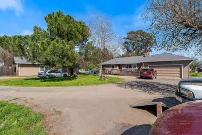 672 Irwin Ln, Santa Rosa, CA 95401 - Photo 7