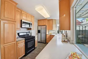 5655 Sunflower Ln, San Jose, CA 95118 - Photo 11