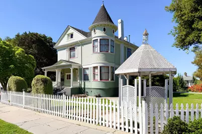 712 West St, Hollister, CA 95023 - Photo 1