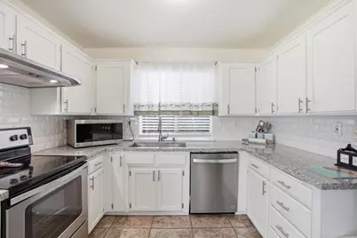 3227 Dewey, Fresno, CA 93722 - Photo 13