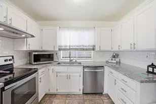 3227 Dewey, Fresno, CA 93722 - Photo 13