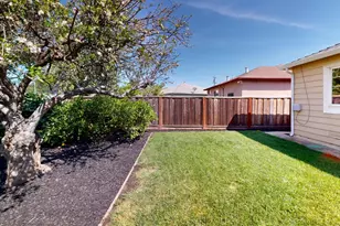 215 Wisteria Dr, East Palo Alto, CA 94303 - Photo 23