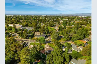 415 Oak Ct, Menlo Park, CA 94025 - Photo 43