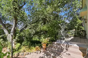 18211 Saratoga-Los Gatos Rd, Monte Sereno, CA 95030 - Photo 35